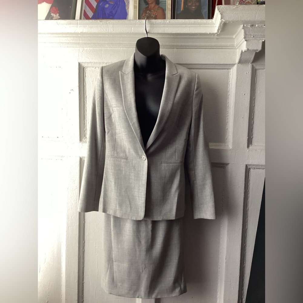 Elegant Reiss Aleggra Gray Blazer and Skirt Set